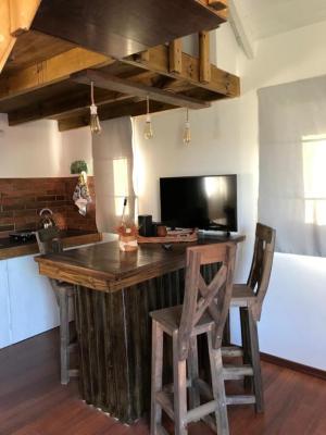 Complejo de Cabañas en alquiler en Necochea. 2 ambientes, 1 baño y capacidad de 4 a 6 personas. 