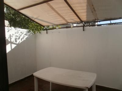 Departamento en alquiler en Necochea. 2 ambientes, 1 baño y capacidad de 1 a 3 personas. 