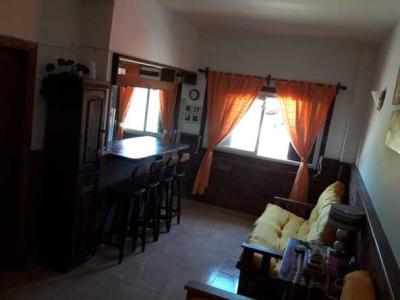 Departamento en alquiler en Necochea. 2 ambientes, 1 baño y capacidad de 1 a 4 personas. 