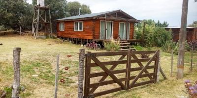 Cabaña en alquiler en Necochea. 3 ambientes, 1 baño y capacidad de 5 a 7 personas. A 400 m de la playa