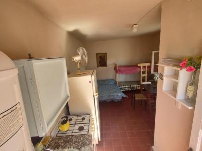 Casa en alquiler en Necochea. 1 ambientes, 1 baño y capacidad de 1 a 4 personas. A 200 m de la playa