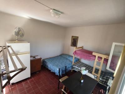 Casa en alquiler en Necochea. 1 ambientes, 1 baño y capacidad de 1 a 4 personas. A 200 m de la playa