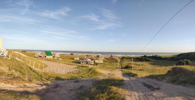 Casa en alquiler en Necochea. 1 ambientes, 1 baño y capacidad de 1 a 4 personas. A 200 m de la playa