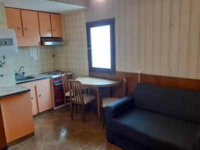 Departamento en alquiler en Necochea. 1 ambientes, 1 baño y capacidad de 2 a 4 personas. A 200 m de la playa