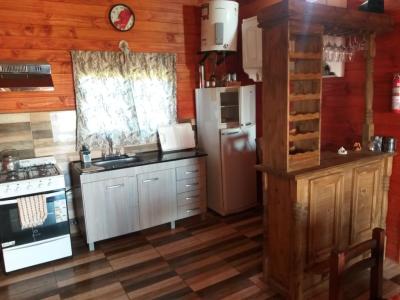 Cabaña en alquiler en Necochea. 3 ambientes, 1 baño y capacidad de 3 a 6 personas. 