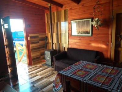 Cabaña en alquiler en Necochea. 3 ambientes, 1 baño y capacidad de 3 a 6 personas. 