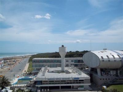 Departamento en alquiler en Necochea. 2 ambientes, 1 baño y capacidad de 2 a 4 personas. A 50 m de la playa