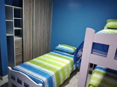 Casa en alquiler en Necochea. 3 ambientes, 1 baño y capacidad de 3 a 5 personas. 