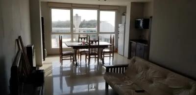 Departamento en alquiler en Necochea. 2 ambientes, 1 baño y capacidad de 1 a 3 personas. A 50 m de la playa