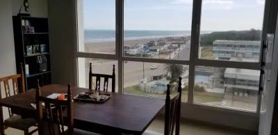 Departamento en alquiler en Necochea. 2 ambientes, 1 baño y capacidad de 1 a 3 personas. A 50 m de la playa